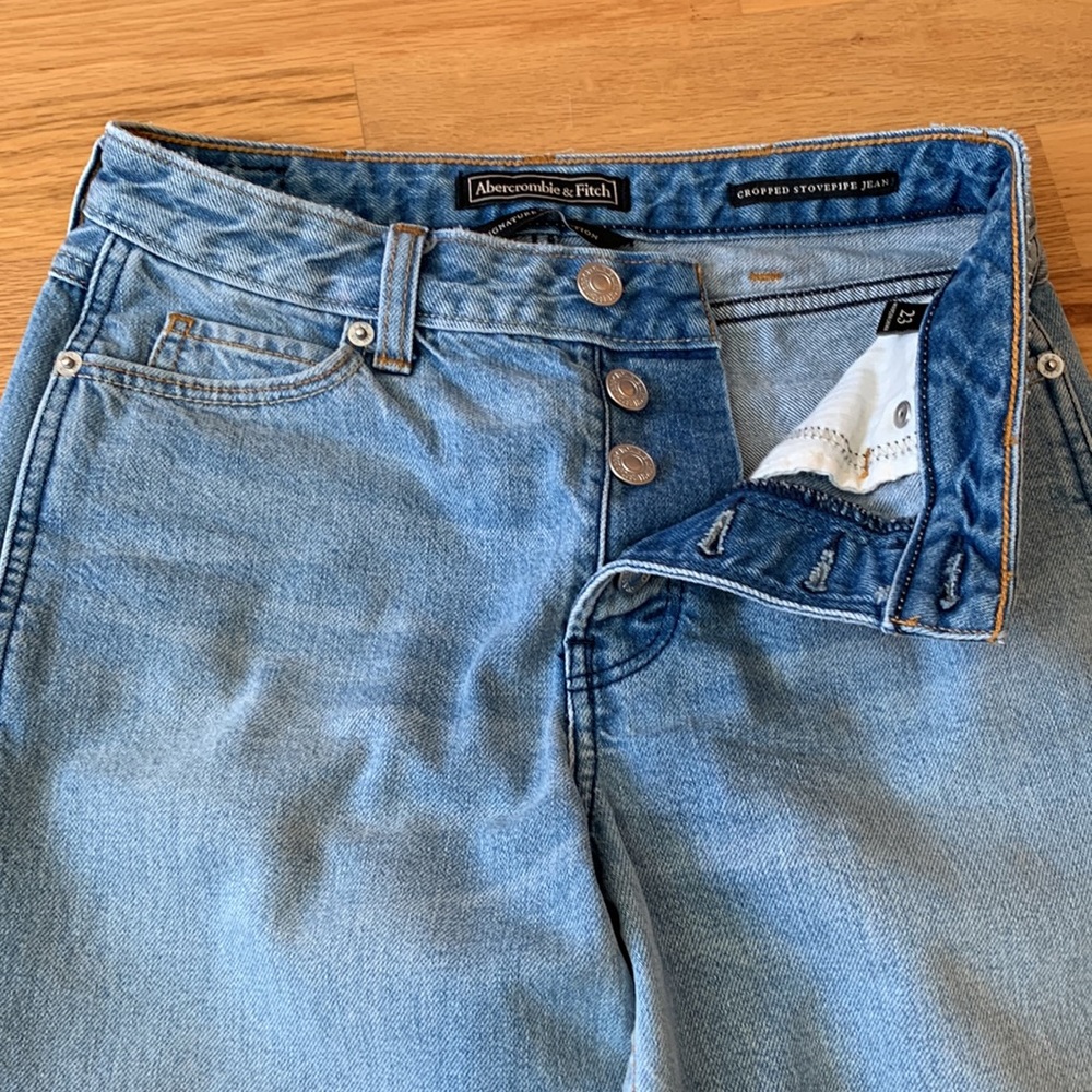 A&F Cropped Stovepipe Jeans - Picture 14 of 16